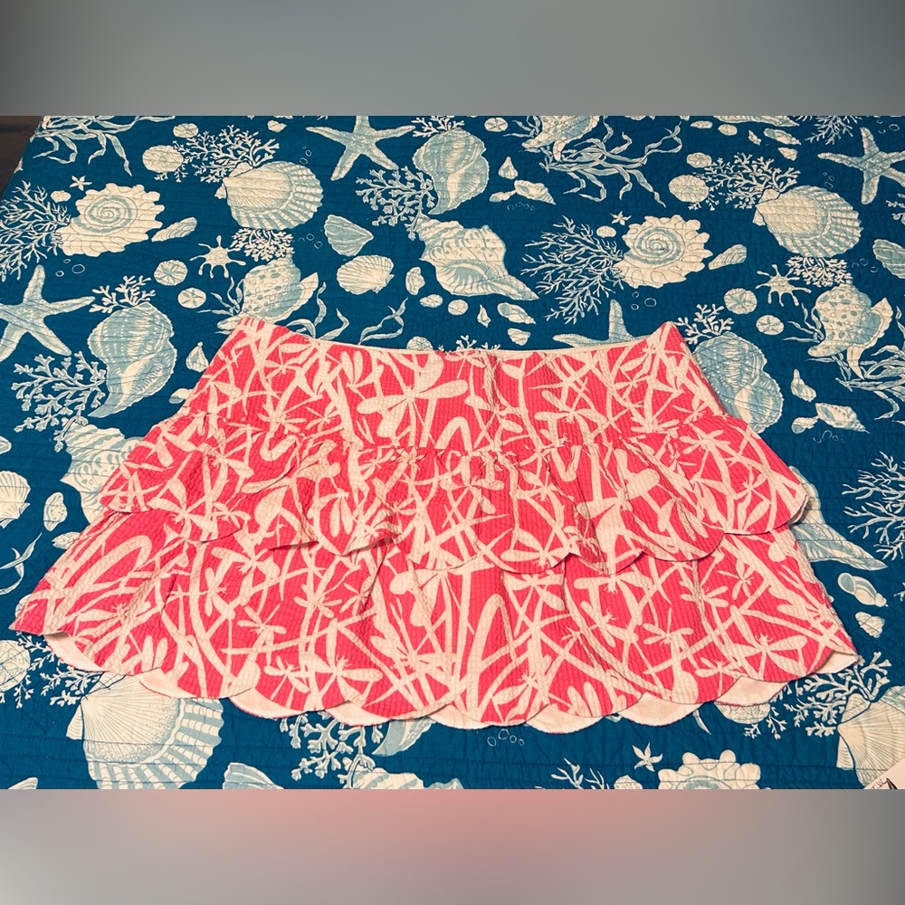 Lilly Pulitzer Size 14, dragonfly pattern skirt in good condition